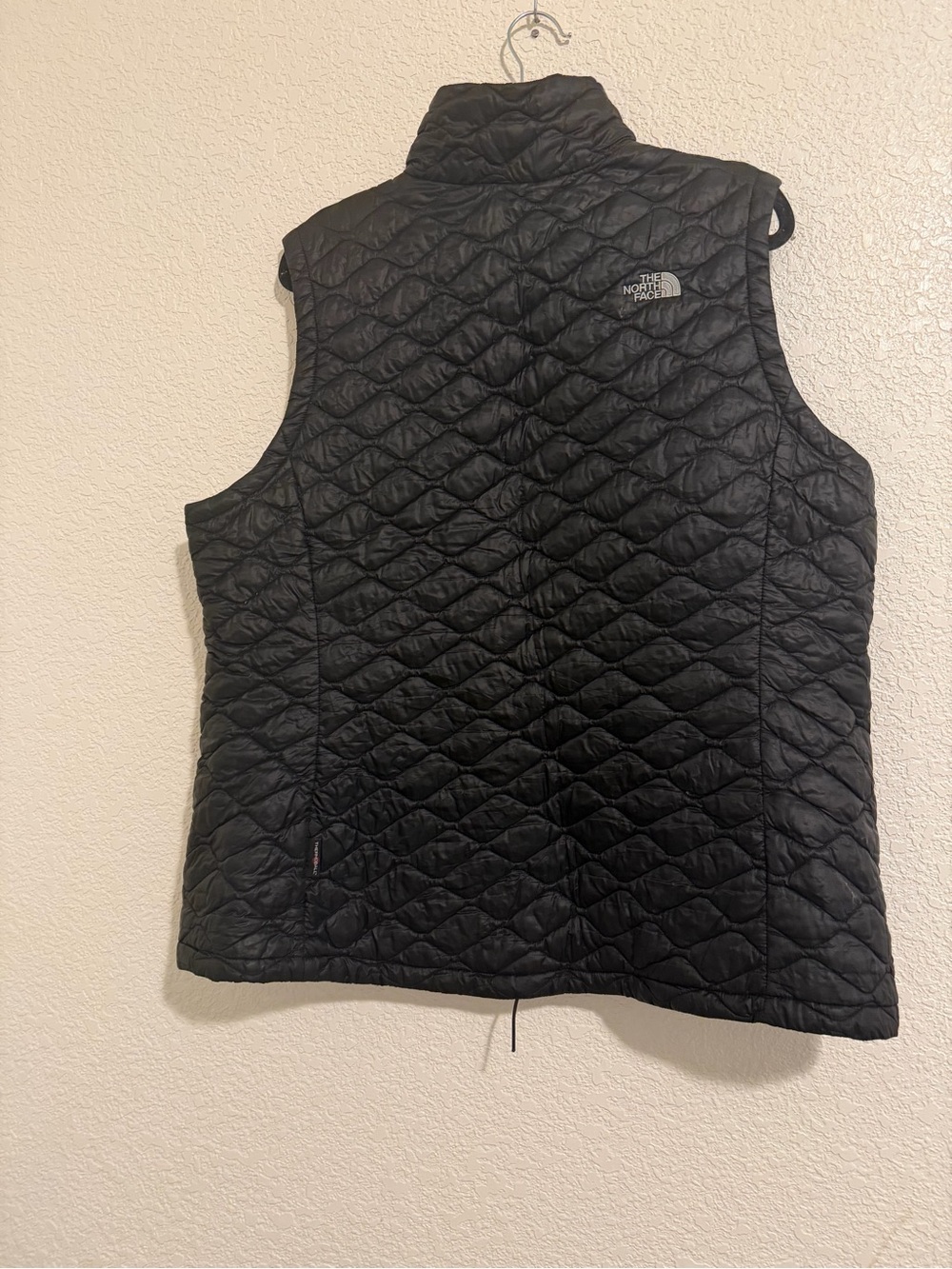 The North Face Black Quilted Insulated Vest - Picture 2 of 6